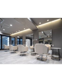 《藤沢駅南口徒歩1分》いくつになっても綺麗でいたい大人女性のための美容室◇同姓目線のお悩み解決が◎