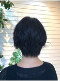 黒髪暗髪ショートカット30代40代まとまり髪ニュアンスパーマ
