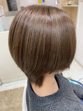 ネクサス NEXUS 大人可愛いハイライトショート