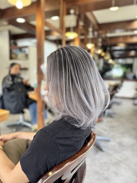 ヤソ(yaso) バレイヤージュ×  ホワイトシルバー