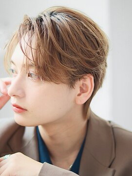 オーシャントーキョー サニー 原宿(OCEAN TOKYO Sunny) フェザーパーマセンターパートニュアンスパーマ韓国マッシュ黒髪