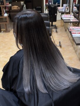 ゼウス(Zeus.) 海外ヘアーハッシュカットレイヤーカット