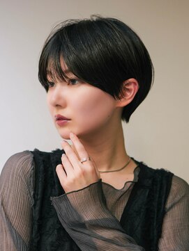 サーカス バイ ビュートリアム 青山(CIRCUS by BEAUTRIUM) 大人ショート×黒髪丸みショート｜小顔・似合わせカット