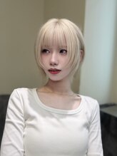 【縮毛矯正とカラーの併用も相談可能。癖毛を伸ばしながらトレンドカラーを楽しむためのアプローチ】