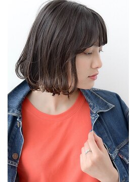 リアン アオヤマ(Liun aoyama) ワイドバングハニーヘアマーメイドアッシュボブ【vicca萩原】