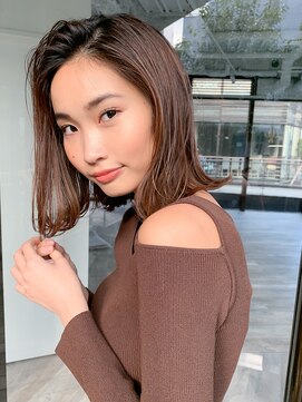 ミィ 表参道(mee.) 【mee.】ハセガワヒトシ 春　ハイライトベージュ　ロブ