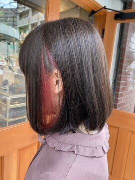 ヘアーラボ ハチ(HAIR LABO HACHI) インナーカラーで楽しむミディアムボブ