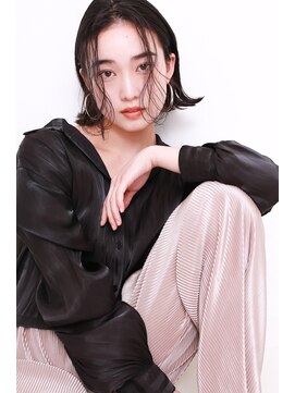 ラフィス ヘアー センス 広島袋町店(La fith hair SEnSE) 【La fith】センターパート×外はねボブ