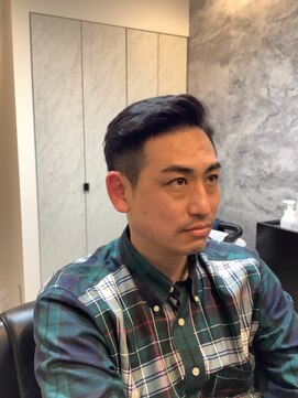 カミケンオム(kamiken. homme) 【清潔感&好印象ヘア】40代ビジネスマン フェードカット