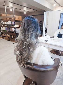 トモズヘアデザイン(Tomo's Hair Design) シャドウルーツ ウェーブ