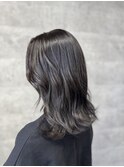 黒髪では無い、暗髪グレージュ！伸ばしかけミディアムスタイル
