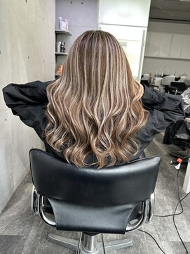 レディアル 大宮(REDEAL) 白髪ぼかし・ハイライト・バレイヤージュ