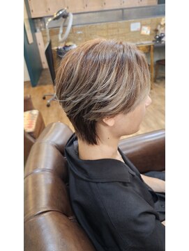 キートス(Kiitos) 毛流れセンターパート