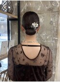 タイトアレンジタイトシニヨンお呼ばれヘア結婚式ヘアカチモリ