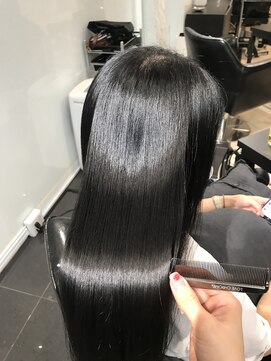 ラブクロムトーキョー オモテサンドウ(LOVECHROME OMOTESANDO) LOVECHROME☆極潤トリートメント大人かわいいツヤ黒髪