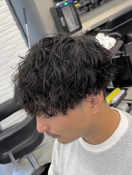 オーバルバイアピッシュ(OVARL by apish) シャープにはねない縦落ち