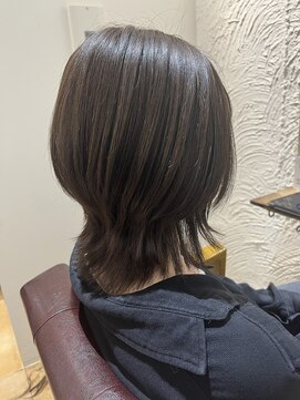 アマレット(Amaretto) 【グレージュ×ウルフカット】