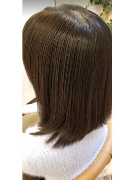 トランクゥイル(TranQuil) 大人可愛い20代30代40代小顔ミディアムアッシュベージュブラウン