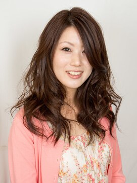 ヘアアンドリラクゼーション ラパス(Rapaz) しっとりゆるカールで大人キレイに