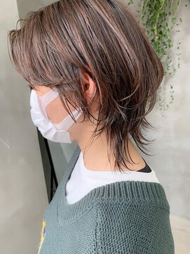 テトヘアー(teto hair) ウルフカット、ミディアムウルフ、アッシュブラウン、グレージュ