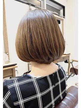 クオリア(Quaria) ナチュラルボブ×ミニボブ