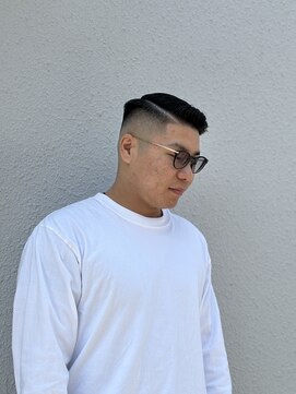 ヘアーラボ 樟葉(Hair Labo) サイドパート スキンフェード 南楠葉