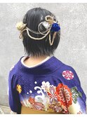 黒髪ボブスタイルの華やかヘアセット　袴着付け