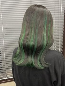 ナンバーウルス 名駅店(N° ulus) 【number ulus】ブリーチ×アンブレラカラー×グリーン