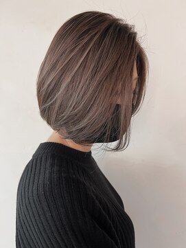 ジーレ(jiire) くすみベージュ白髪ぼかしハイライトカラー