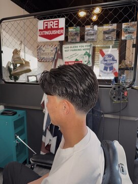ドープザバーバー(DOPE THE BARBER) テーパーフェード
