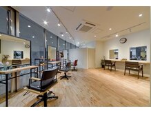 チョップショップ アット アメリア 宝塚店(CHOP SHOP at Ameria)の雰囲気（カフェのようなサロン）