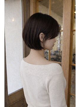 エイミーバイアフロート(amie  by afloat) 丸みで魅せる大人ショートボブ