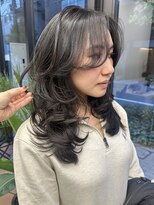 bell -emi- セミロングレイヤー/バタフライカット/海外ヘア