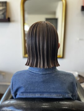 グラマラス(glamorous) 切りっぱなしボブ