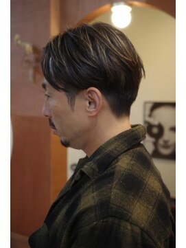 エディ(Edy) メンズセンターパート刈り上げローライト眉毛カット外国人風岡山