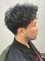 ディスイズバーバーフォース(THIS IS BARBER 4th)&nbsp;ツイストスパイラルパーマ 刈り上げ ショートマッシュ 30代