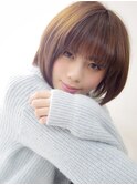 T.グレージュカラー&オン眉のマッシュウルフ風切りっぱなしボブ