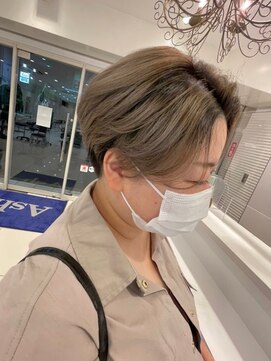 アッシュ 武蔵小金井店(Ash) ＊ショートバレイヤージュ×ミルクティーカラー＊