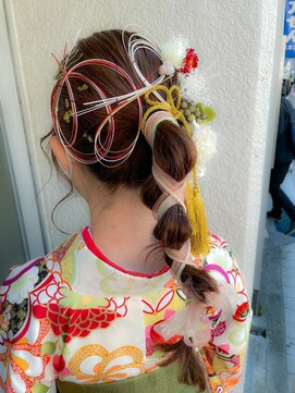 ネオリーブ チロル 横浜西口店(Neolive CiroL.) 卒業式　ヘアセット　袴着付け