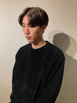 ナバロスタジオ(navarro studio) ブロンドベージュ×韓国風センターパート