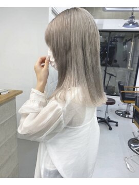 チーカ(chica) ホワイトカラー