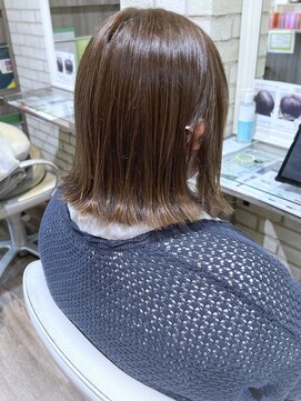 アエラスラナ 相模大野(Aeolus Lana) 切りっぱなしボブ×透明感ベージュ