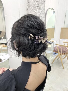 リル(re'll) 《花屋併設》ダークアッシュ［酸性ストレート/ヘアセット]