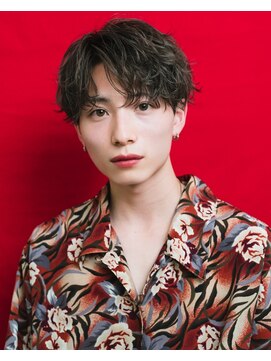 オーシャントーキョー シブヤジンナン(OCEAN TOKYO shibuya JINNAN) ツーブロック束感流行モテる人気センターパート