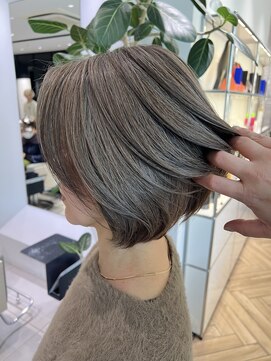 ステアケース 武蔵小杉店(stair:case) 白髪が多いからできる淡めで落ち着いたグレージュ　白髪ぼかし