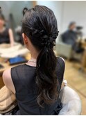 結婚式ローポニーテールお呼ばれヘアゆるふわアレンジ