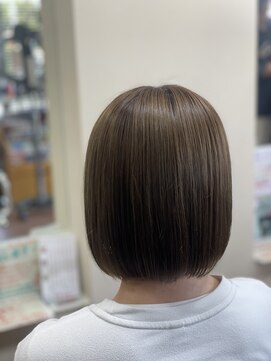 オリーブ 美容室 切りっぱなし前下がりボブ