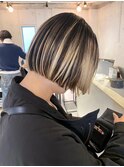 デザインカラーコントラストハイライト切りっぱなしボブ