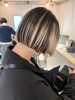 ルーム(Loom.)&nbsp;デザインカラーコントラストハイライト切りっぱなしボブ