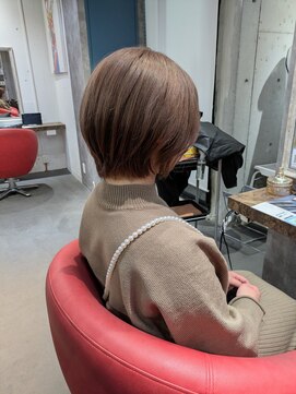 アリイ(ali'i) ショート×ピンクベージュ